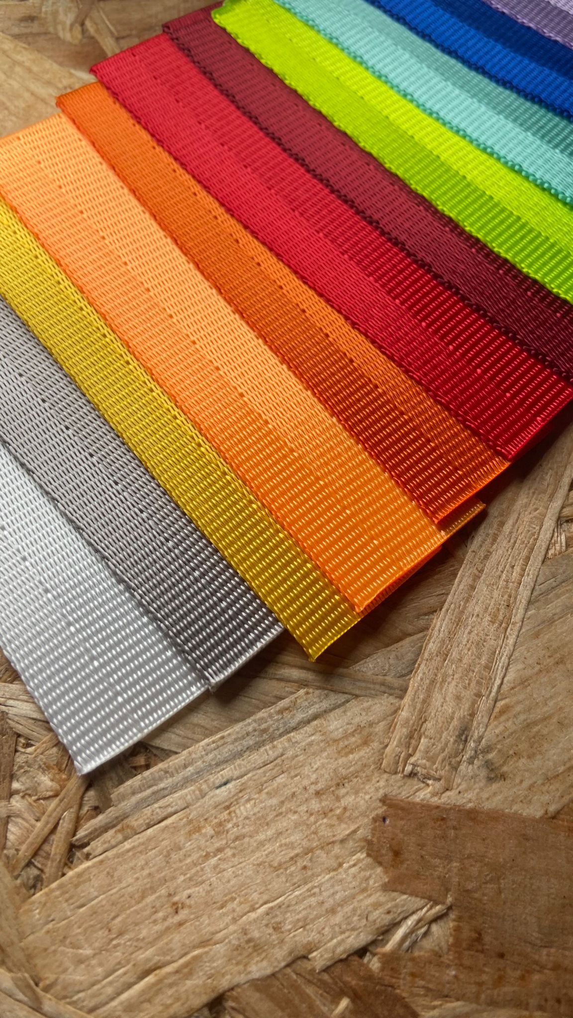 Muestra de Tono de Cinturón de Seguridad: Escoge el Color Perfecto Antes de Cambiarlo