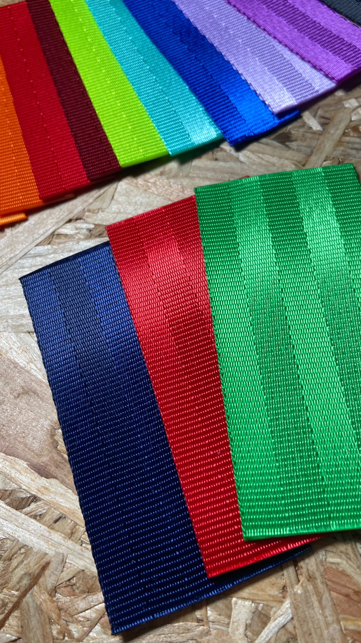 Muestra de Tono de Cinturón de Seguridad: Escoge el Color Perfecto Antes de Cambiarlo