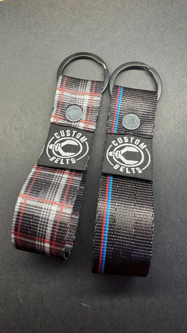Llaveros con anilla con estampado GTI y estampado BMW rayas finas